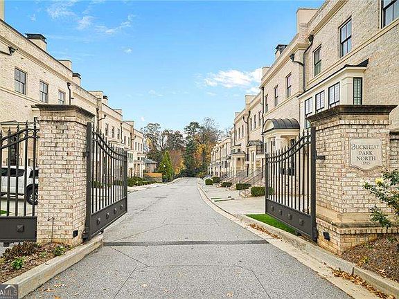 3rd image of 3715 Peachtree Rd NE Unit 2
