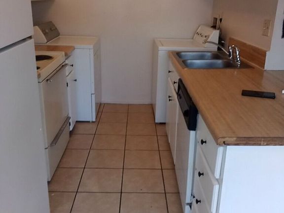 5th image of 609 W Calle Sur St