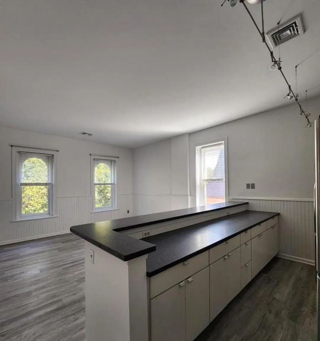 1 bed, 1.0 bath, $2,300 — Photo 3
