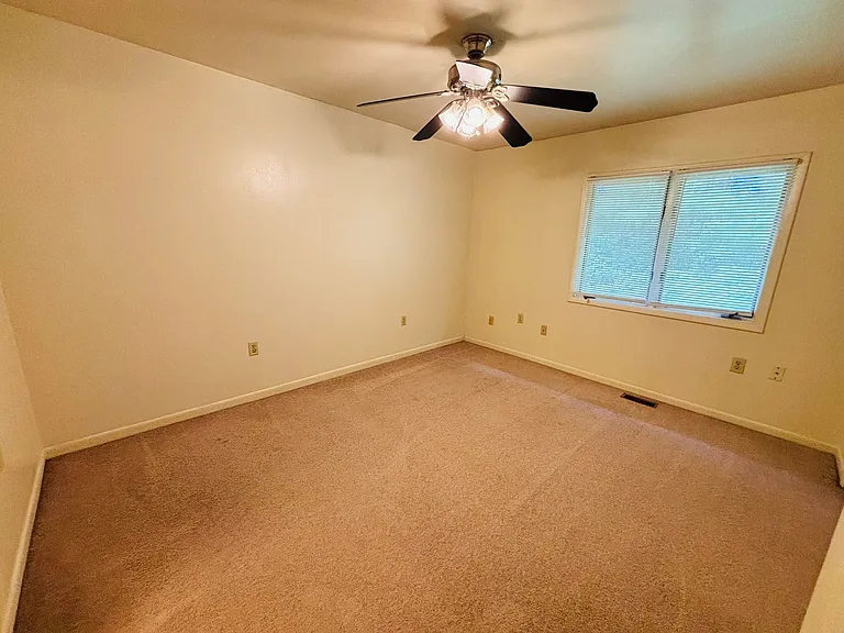 316 Shenandoah Cir — Photo 13