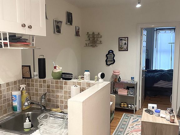 3rd image of 219 W 16th St APT 2C
