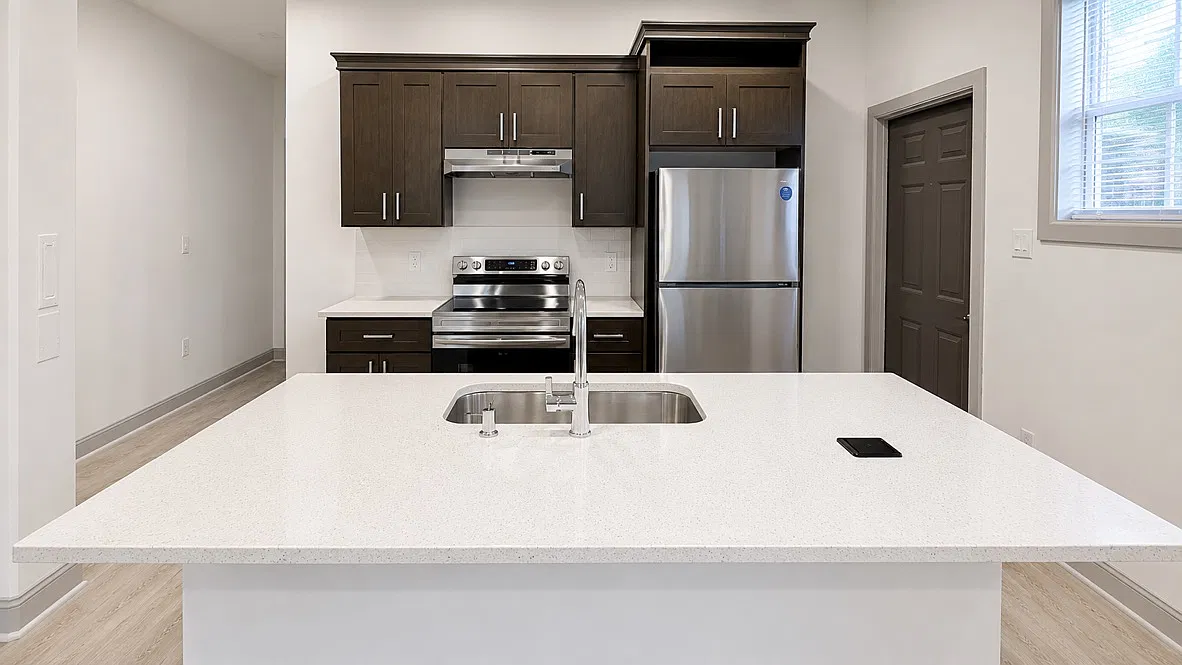 2 bed, 1100 sqft, $1,295 — Photo 2