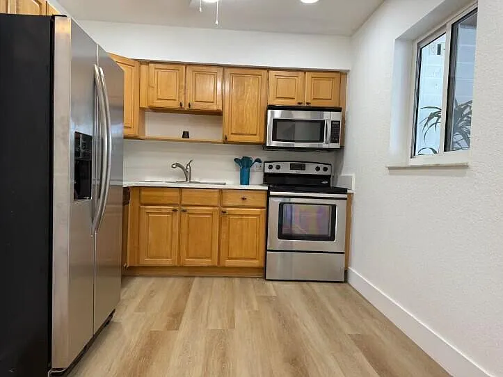 516 E Whitney Dr — Photo 7
