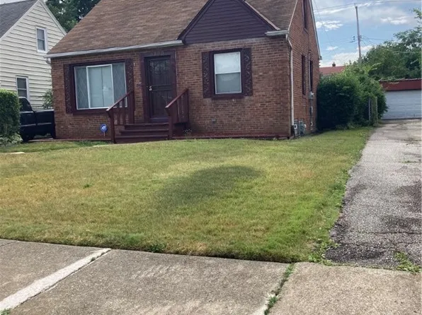 3800 Strandhill Rd, Cleveland, OH 44128