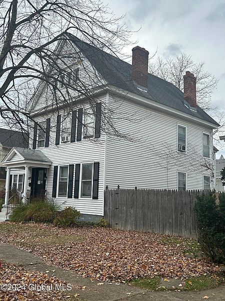3rd image of 253 6th Avenue