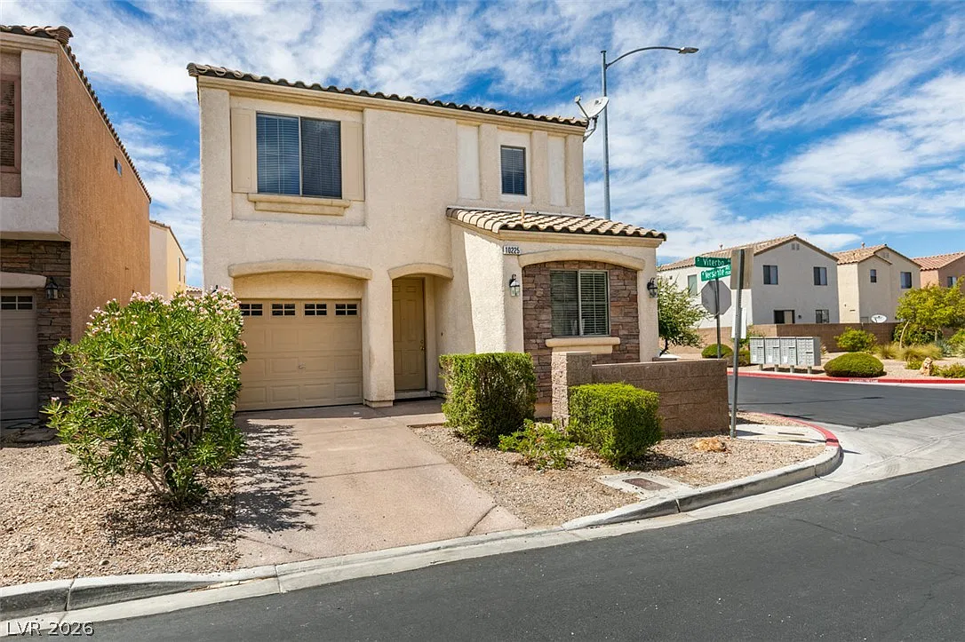 3 bed, 2.5 bath, 1411 sqft, $1,695 — Photo 2