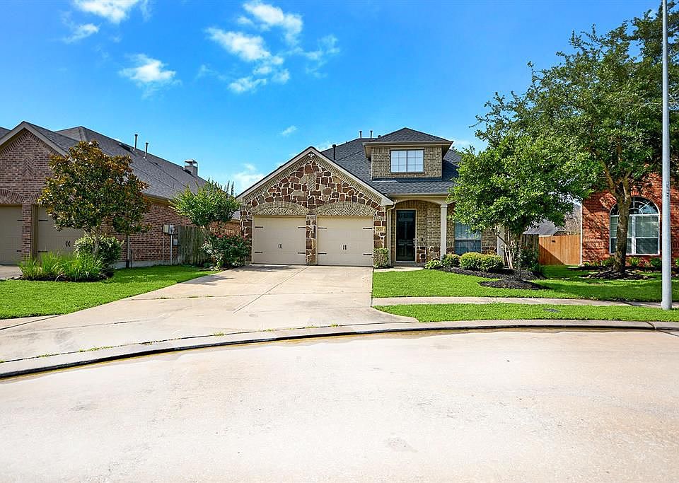 1st image of 28243 Chalet Park Dr