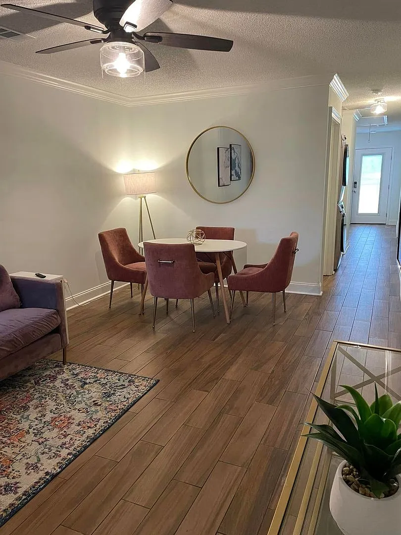 Optional Furnished Executive Rental Downtown — Photo 4