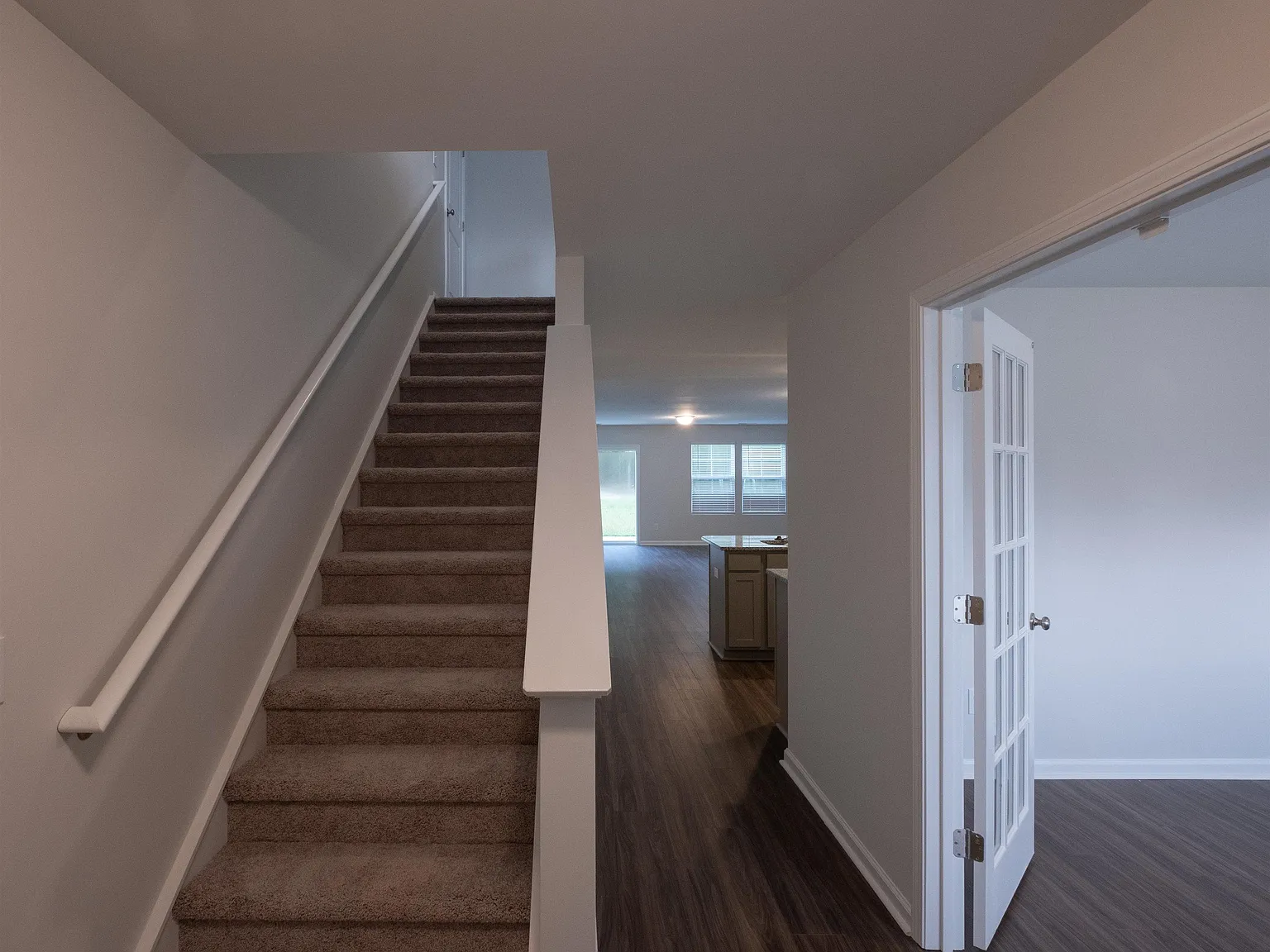 4 bed, 2431 sqft, $2,395 — Photo 2