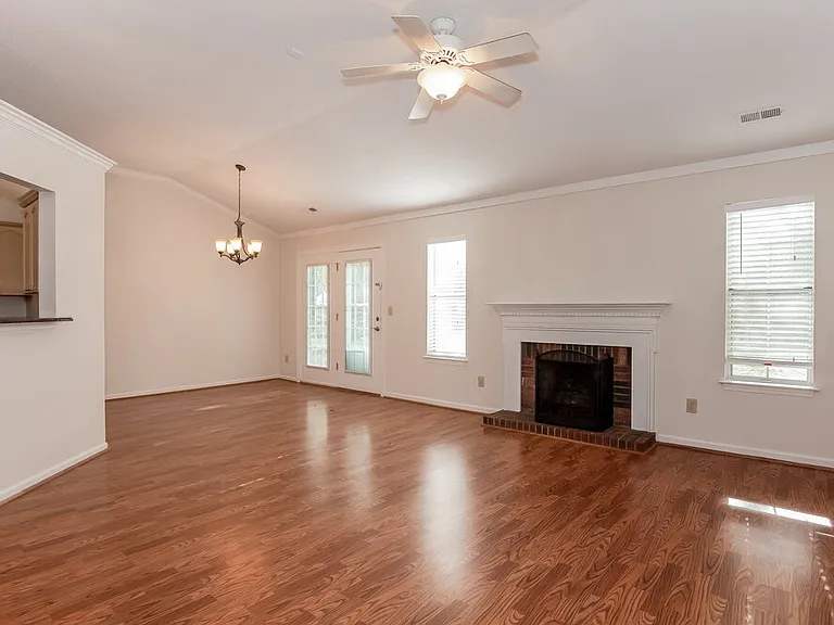 3407 Mayhurst Dr — Photo 4