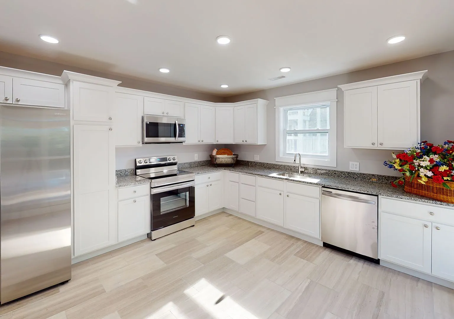 6BR in Fort Sanders | Off Campus Housing — Photo 2