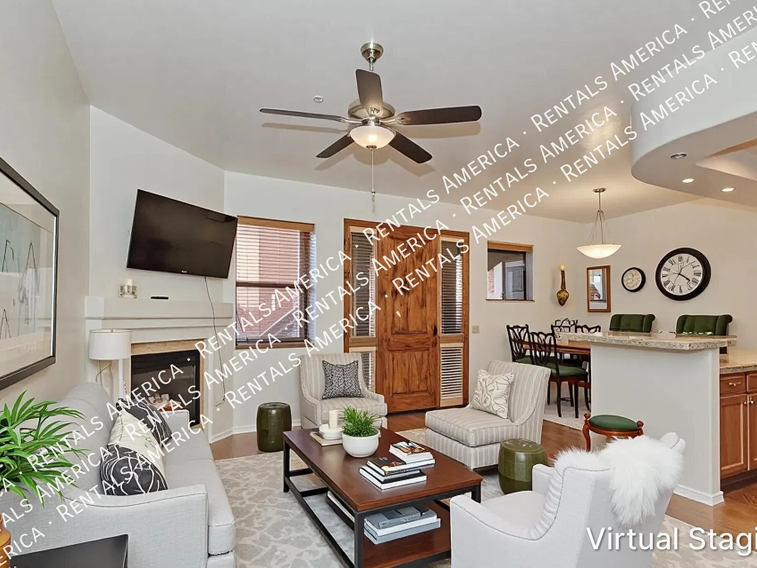 Clean, cute 2 bedroom condo - walk to UA! — Photo 3