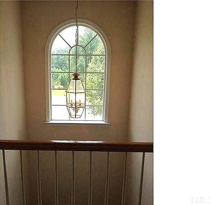 4 bed, 2509 sqft, $2,800 — Photo 2