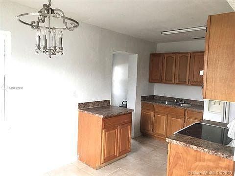 4th image of 1225 NW 45th St #1151