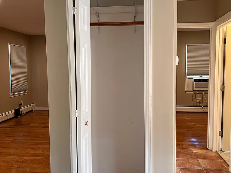 32 E Grand Ave — Photo 11