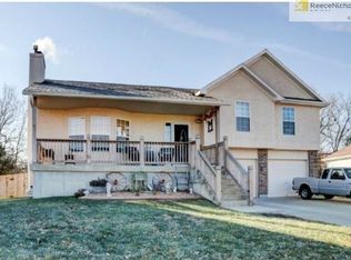 20785 W 227th St, Spring Hill, KS 66083