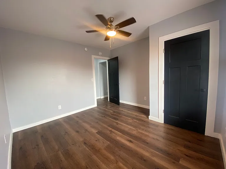 303 W Watauga Ave — Photo 6