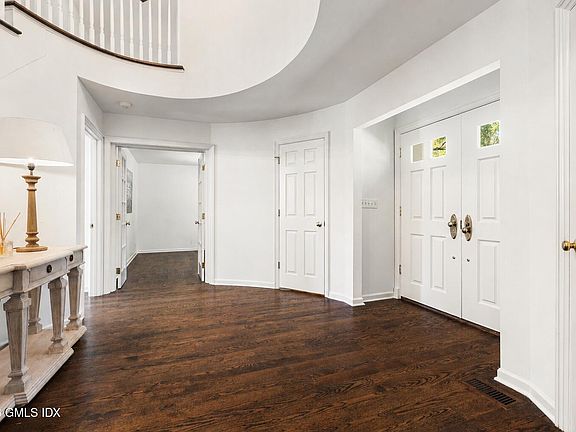 3rd image of 12 Ricky Beth Ln