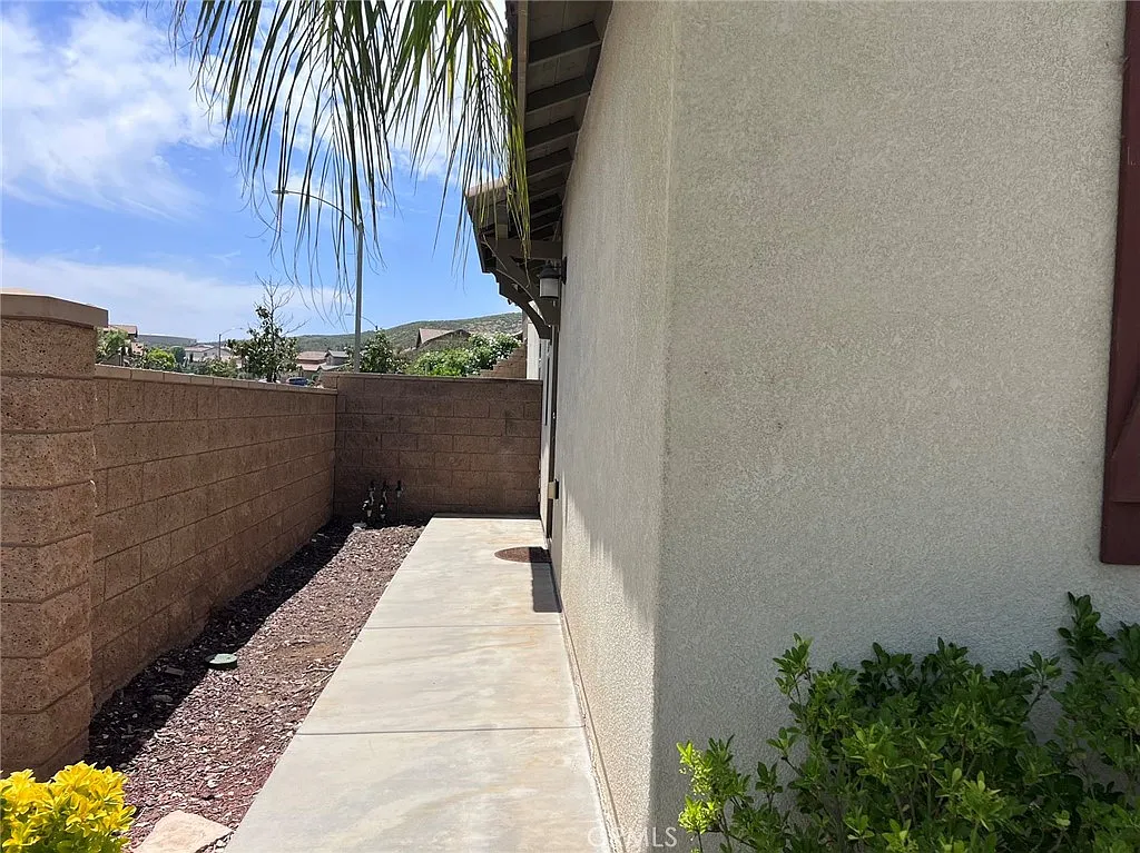1 bed, 450 sqft, $1,750 — Photo 3