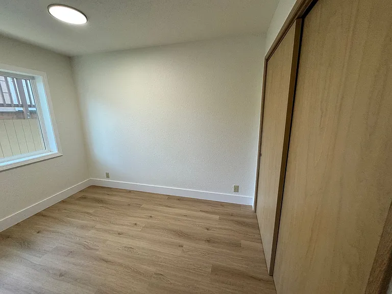 708 NE Avery St — Photo 34