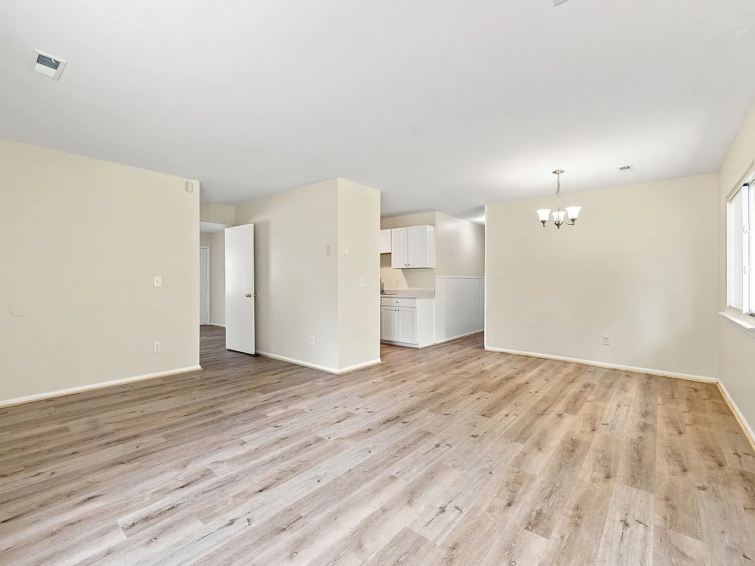 2880 Mayan Ct — Photo 4