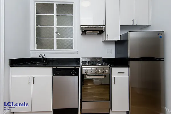 Rented by LC Lemle Real Estate Group | media 14