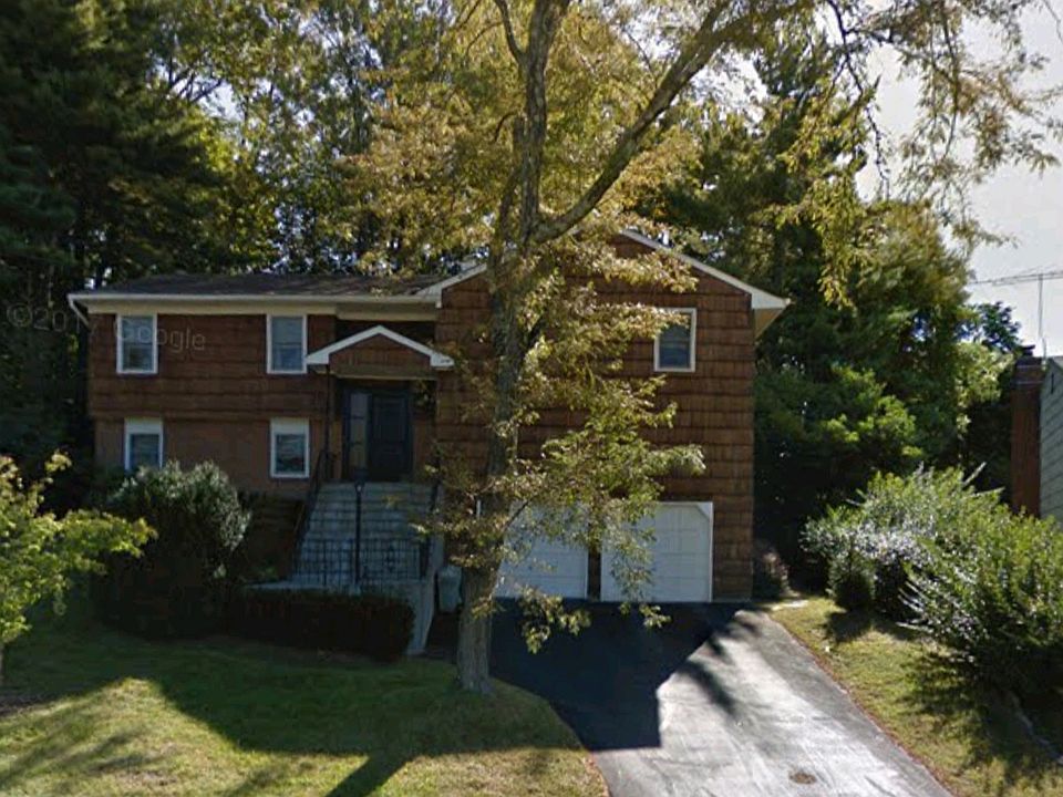 Front of home from culdesac.