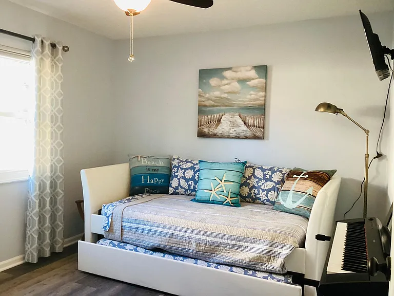 921 Cypress Wood Ln — Photo 37