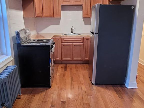 5th image of 36 Oakwood Ave #2A
