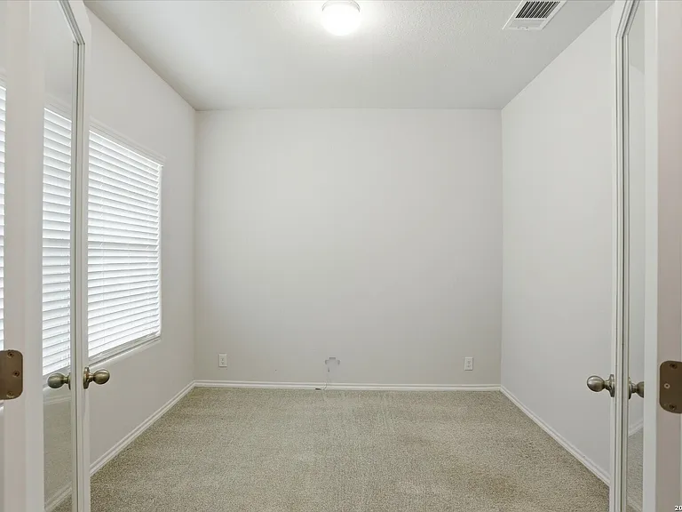 12611 Auriga — Photo 4