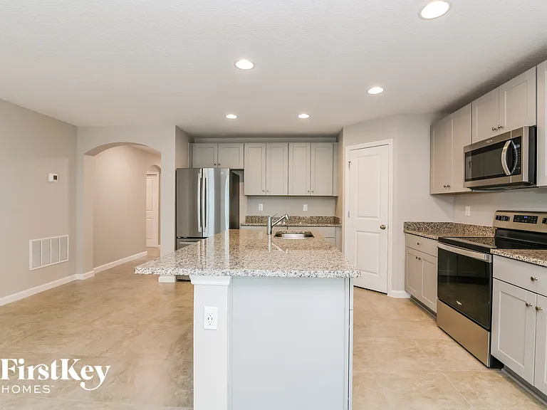 449 Earhart Dr — Photo 6