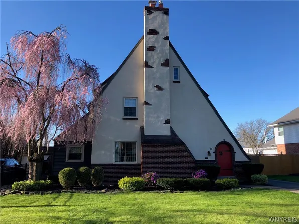 777 Van Rensselaer Ave, Niagara Falls, NY 14305