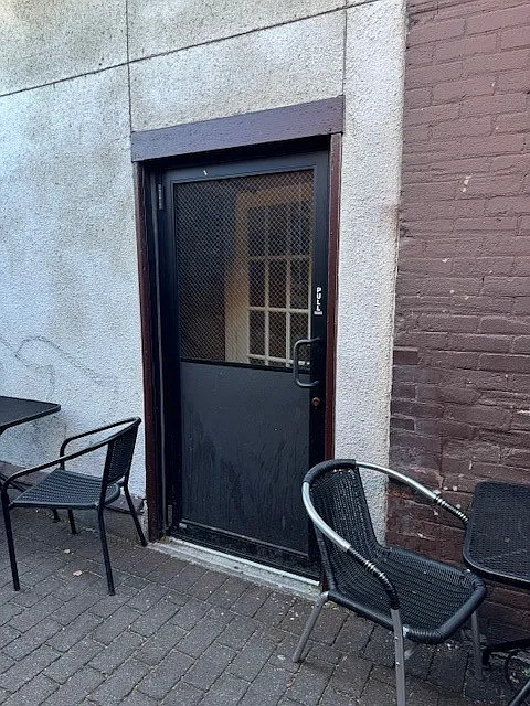 1 bed, 1.0 bath, 800 sqft, $2,000 — Photo 2