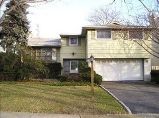2989 Shore Dr, Merrick, NY 11566