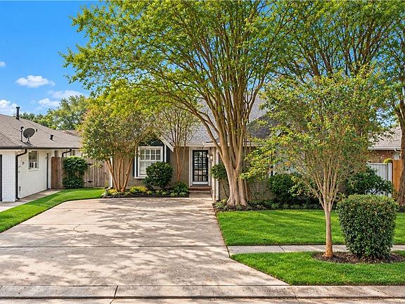2nd image of 4424 Laudun St