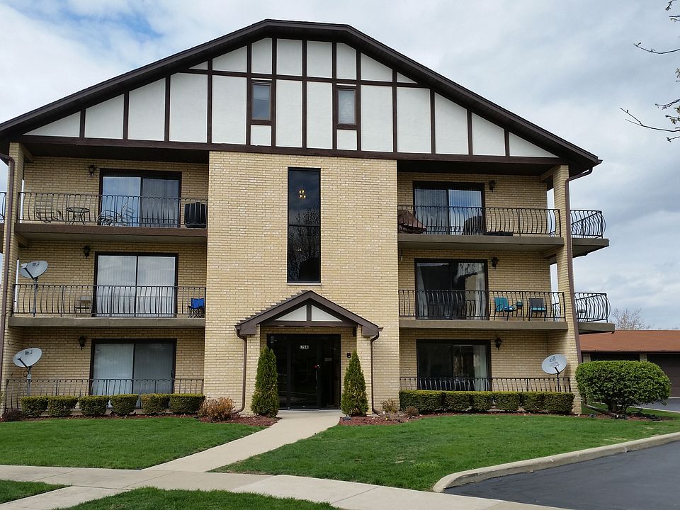 1st image of 17941 Royal Oak Ct