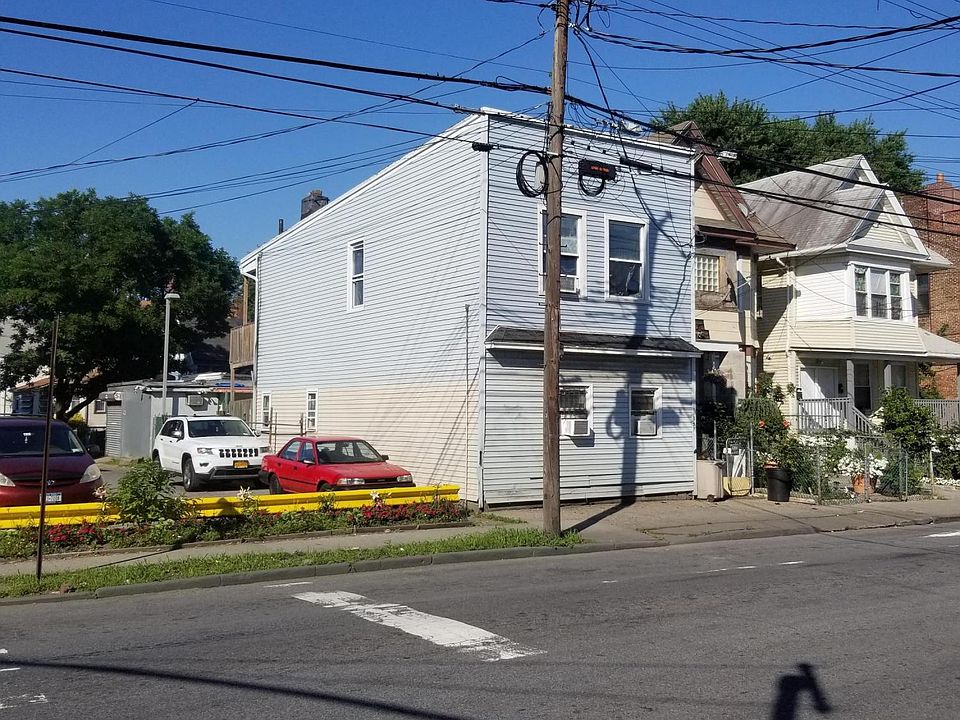 2nd image of 957 Post Ave