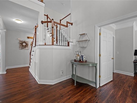 4th image of 1252 Jamestowne Dr