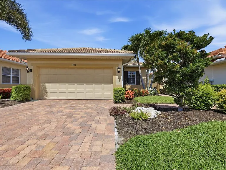 490 Montelluna Dr — Photo 41