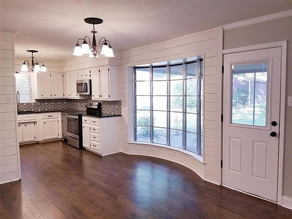 4th image of 1760 Desert Willow Dr