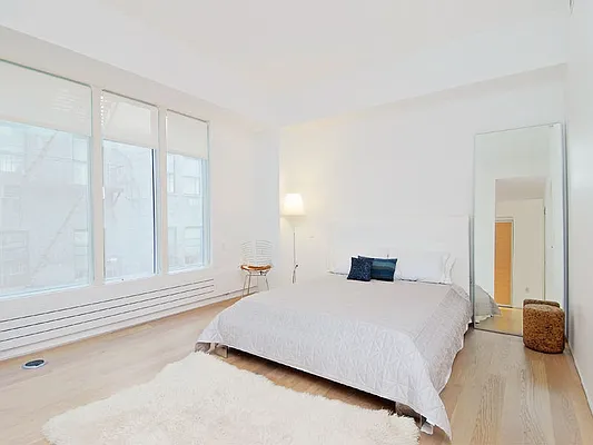 Sold by Sotheby's International Realty | media 1