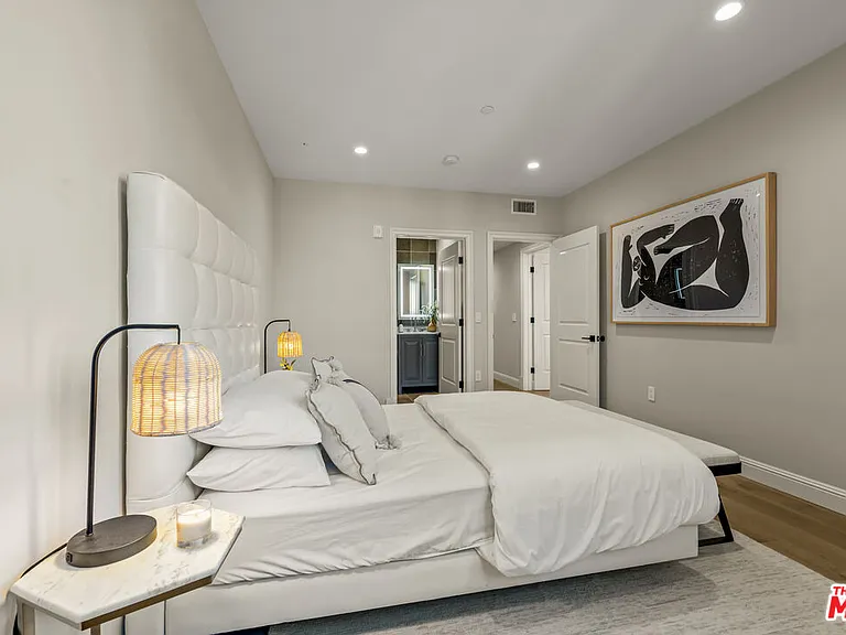 1825 Pandora Ave #Penthouse 402 — Photo 22