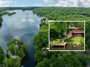 105 Pocantecs Rd, Highland Lakes, NJ 07422