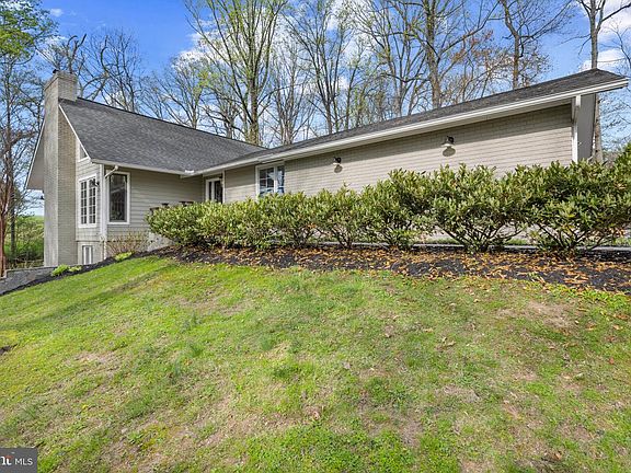 3rd image of 14111 Longnecker Rd