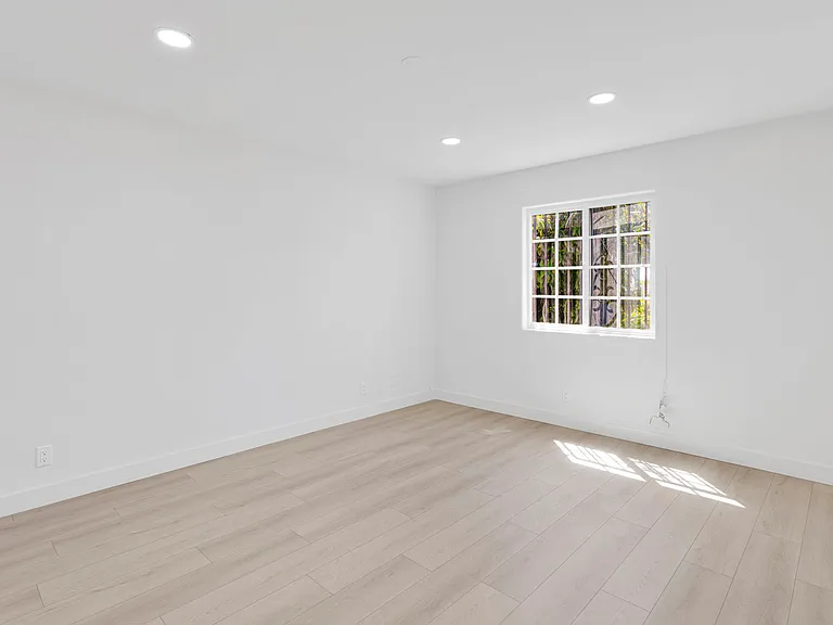 348 W 83rd St #2 — Photo 9