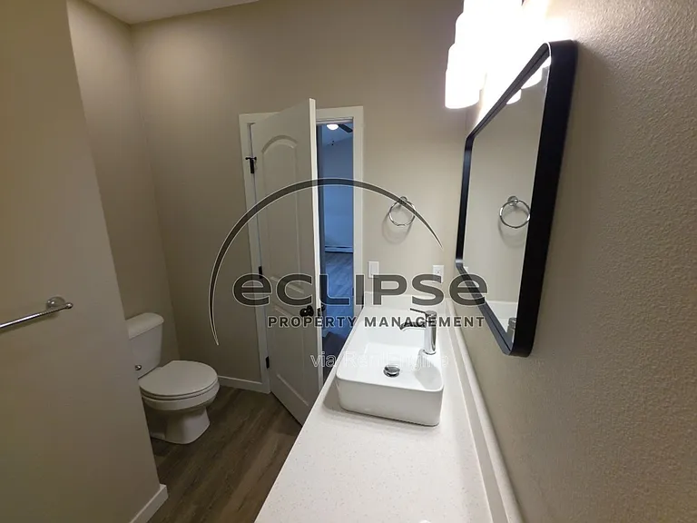 505 Washington Ave — Photo 12