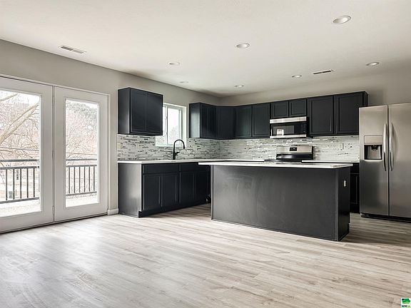 5th image of 2805 Stone Park Blvd