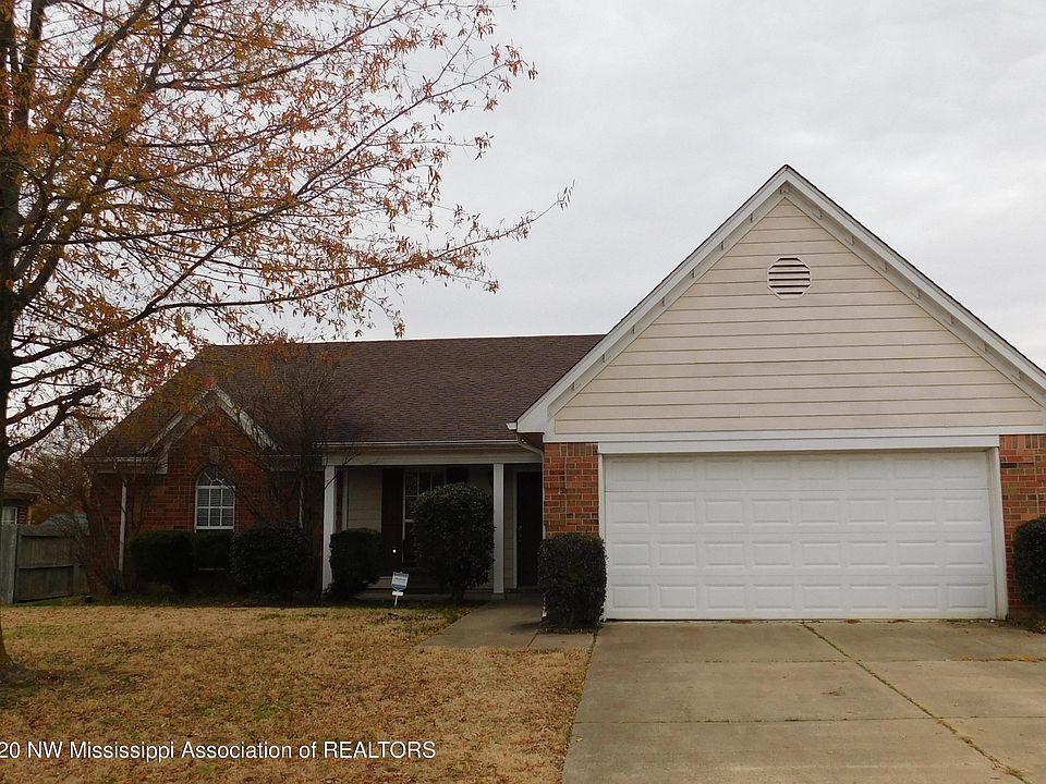 1st image of 804 Sweetwater Dr