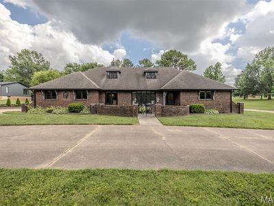 417 Sunset Dr, Lebanon, MO, 65536