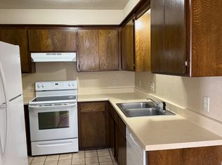 137 Barrett Pl #137, Edmond, OK 73003